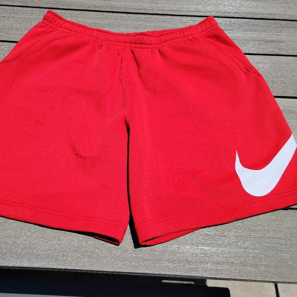 NIKE Red Club Shorts 3XL 🔴